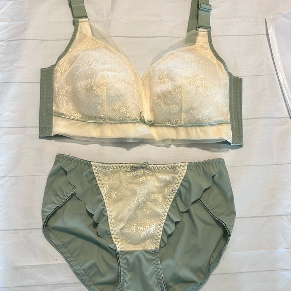 Agnes Orinda Bra and Panties